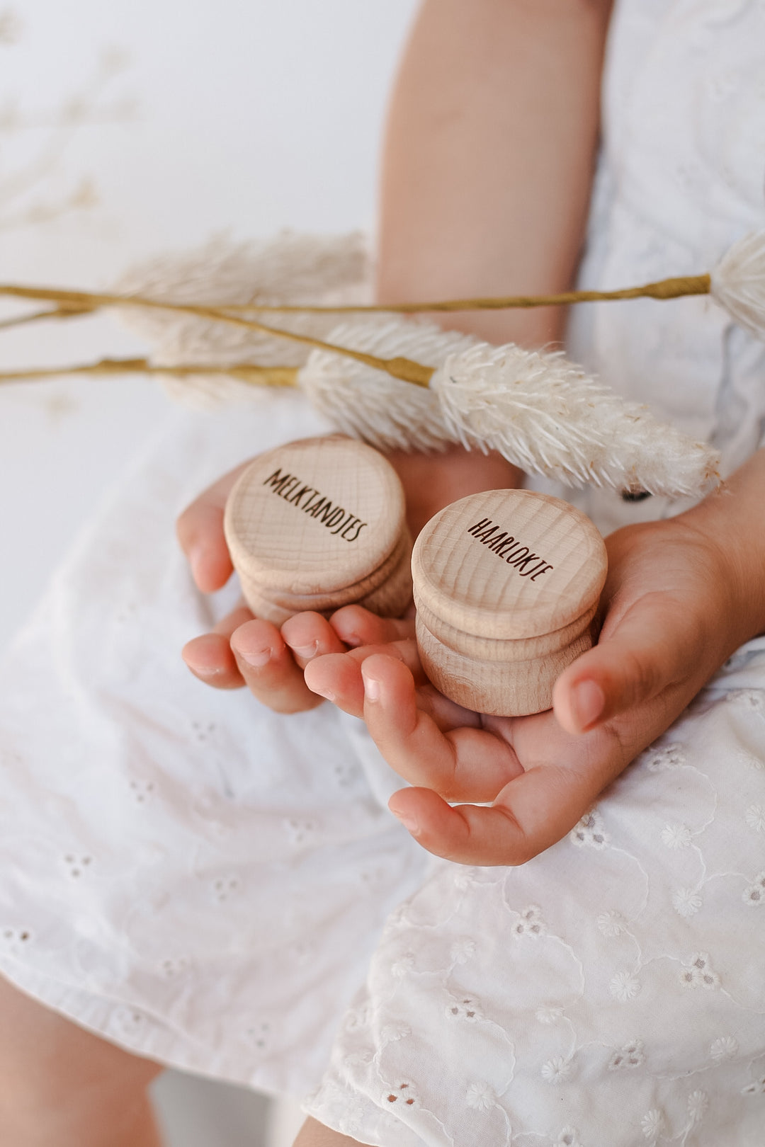 Houten bewaardoosjes - melktandjes- en haarlok