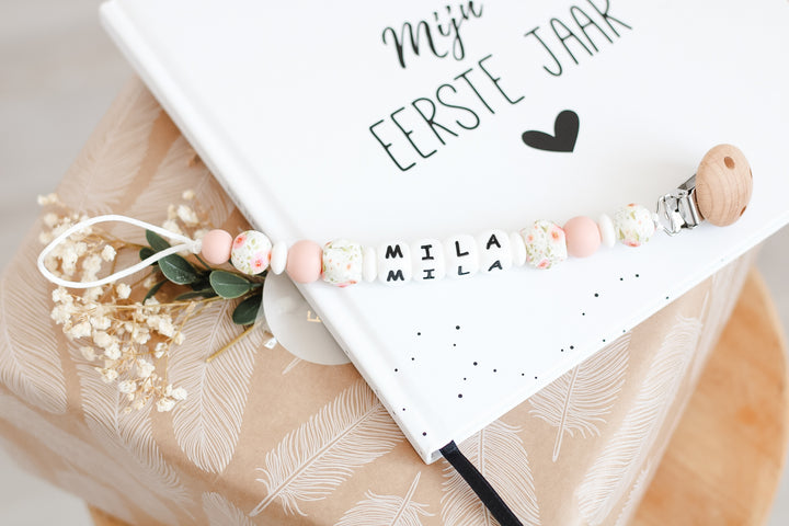 Speenkoord pink flowers met naam