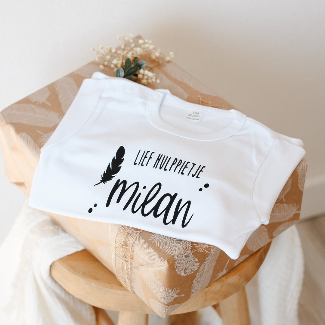 T-shirt - 'mijn lief hulppietje' met naam - Wit/zwart