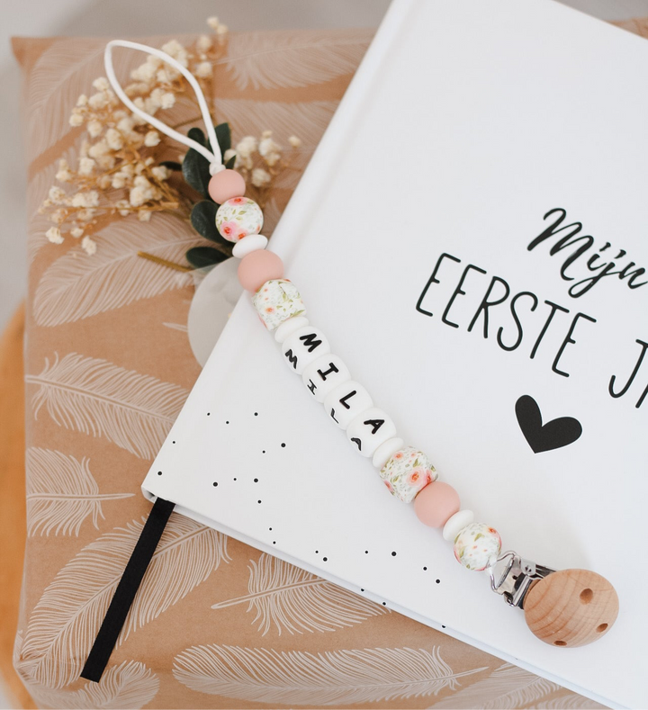 Speenkoord pink flowers met naam